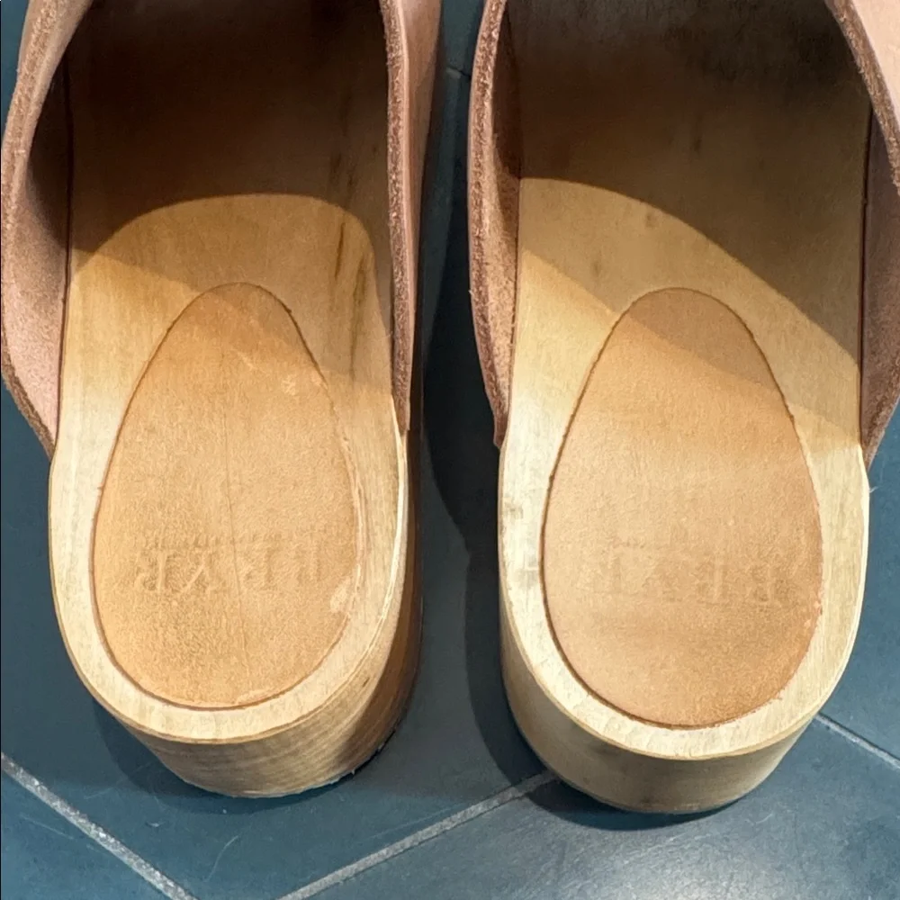 Bryr Clay Leather “Norma” Clog - Picture 2 of 6